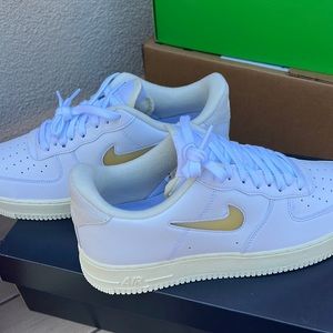 Nike Air Force 1 07 LX